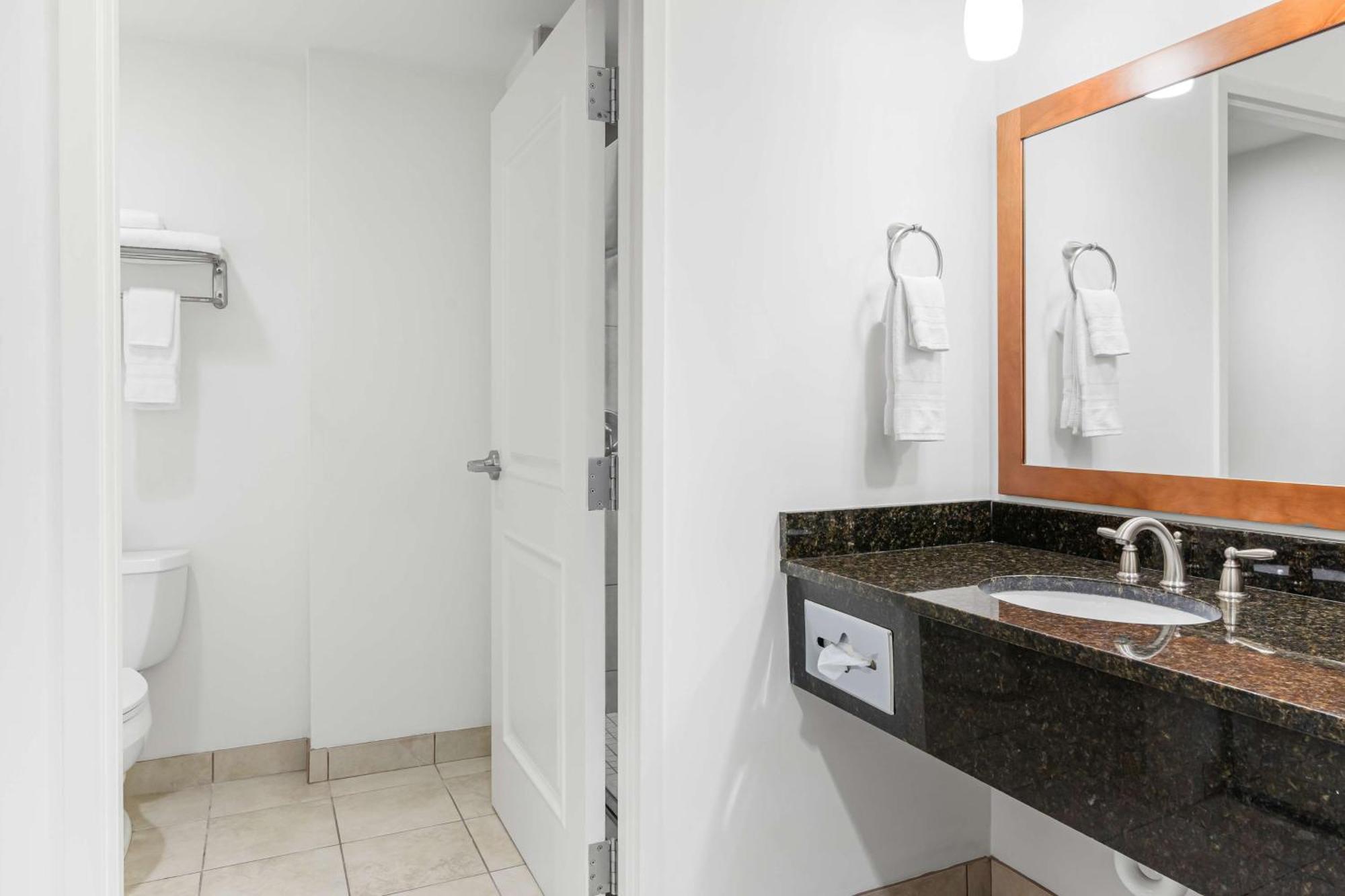 לילנד Best Western Plus Westgate Inn And Suites מראה חיצוני תמונה