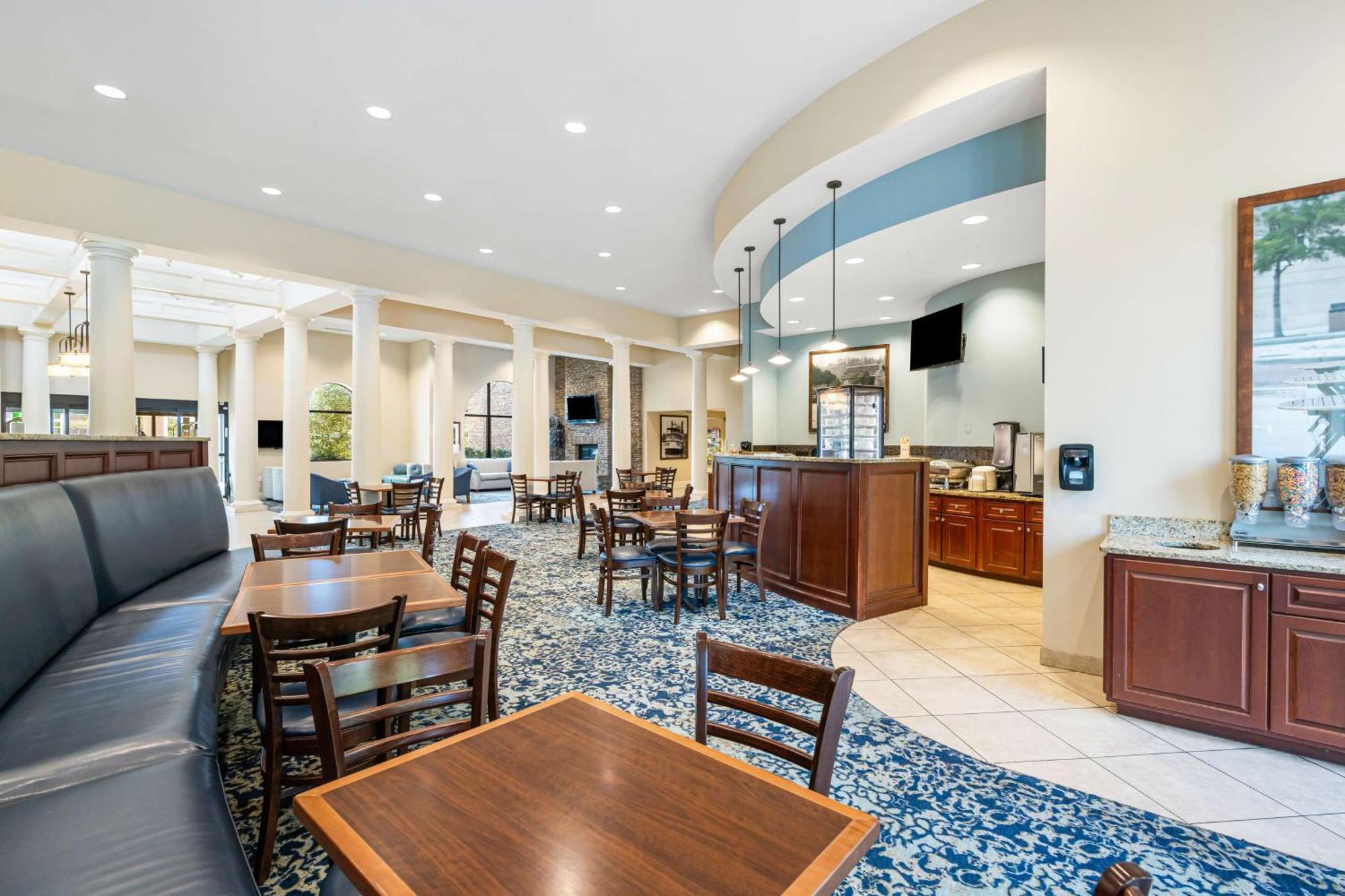 לילנד Best Western Plus Westgate Inn And Suites מראה חיצוני תמונה